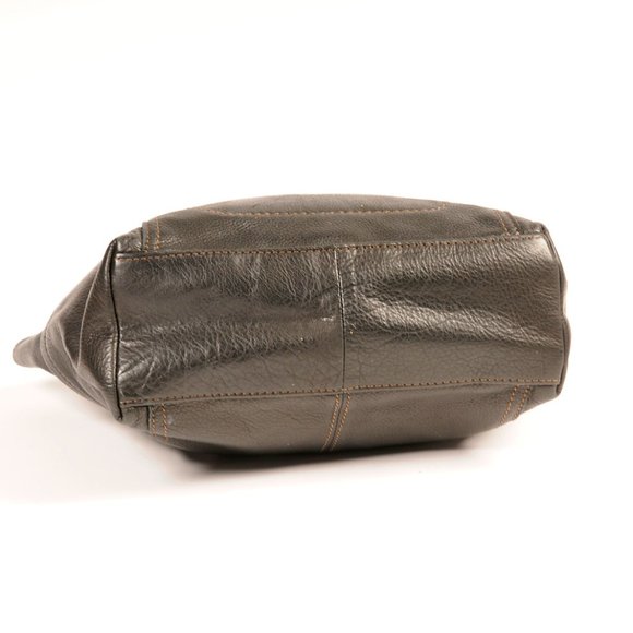 Elegant Black Leather Tote Bag - Picture 3 of 8